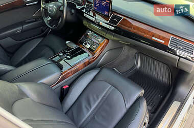 Седан Audi A8 2013 в 