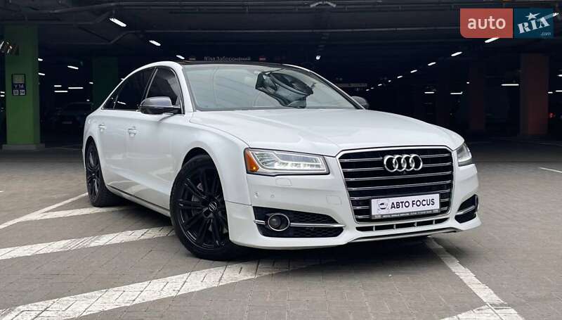 Седан Audi A8 2015 в 