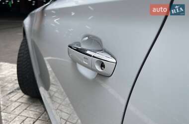 Седан Audi A8 2015 в 