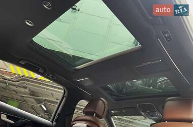 Седан Audi A8 2015 в 