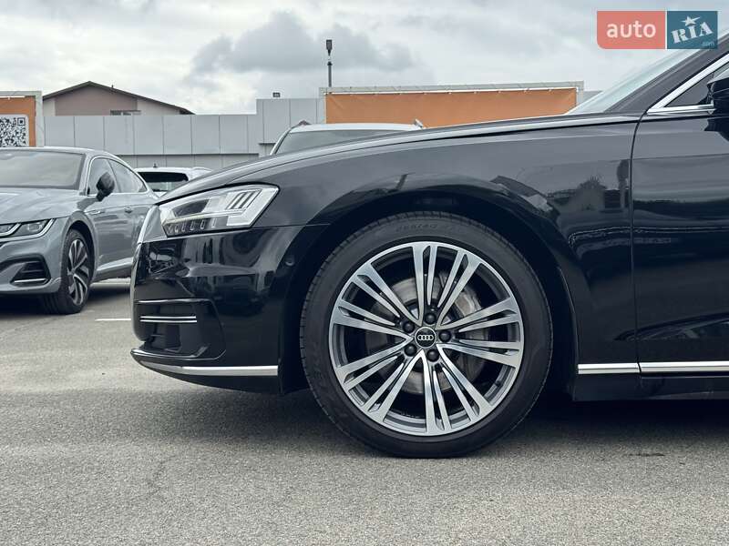 Седан Audi A8 2021 в Киеве