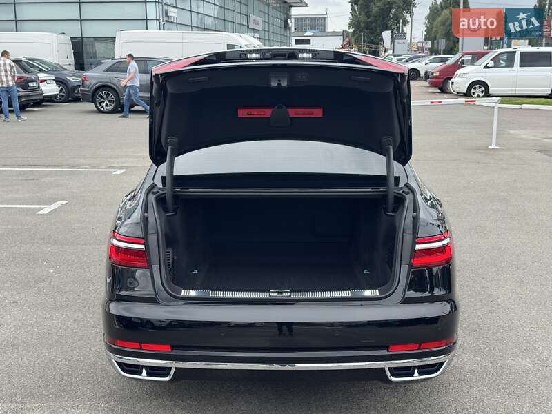 Седан Audi A8 2021 в Киеве