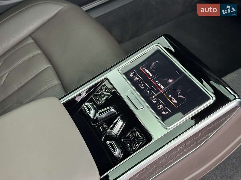 Седан Audi A8 2021 в Киеве