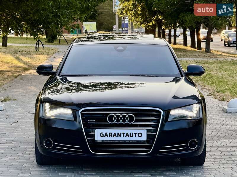 Седан Audi A8 2010 в Одесі