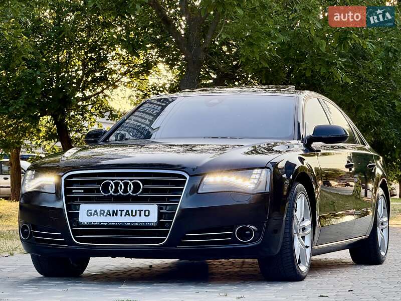 Седан Audi A8 2010 в Одесі