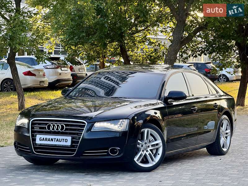 Седан Audi A8 2010 в Одесі