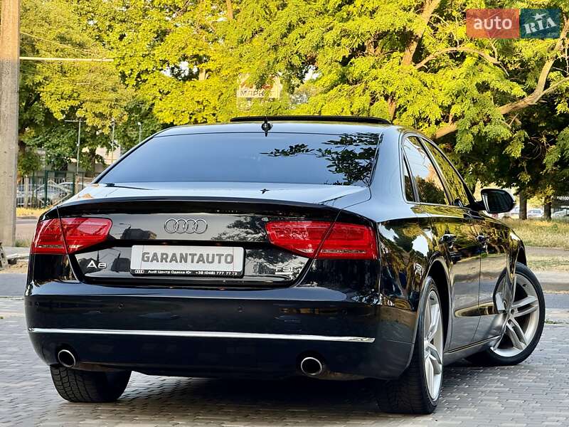 Седан Audi A8 2010 в Одесі