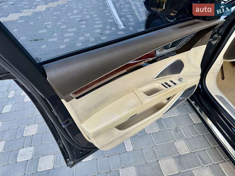 Седан Audi A8 2010 в Одесі