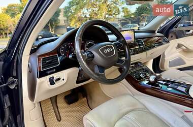 Седан Audi A8 2010 в 