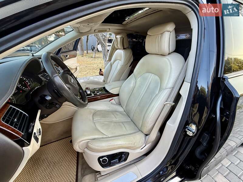 Седан Audi A8 2010 в Одесі