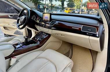 Седан Audi A8 2010 в 