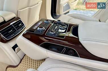 Седан Audi A8 2010 в 