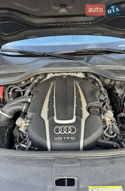 Седан Audi A8 2013 в 