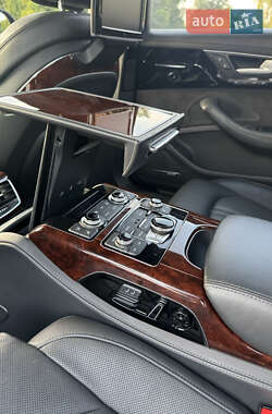 Седан Audi A8 2013 в 