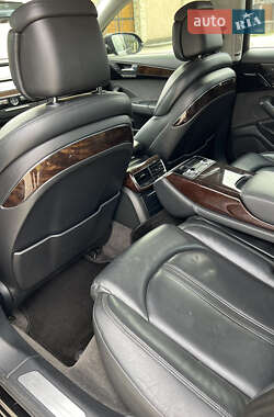 Седан Audi A8 2010 в 