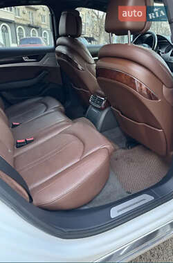 Седан Audi A8 2012 в 