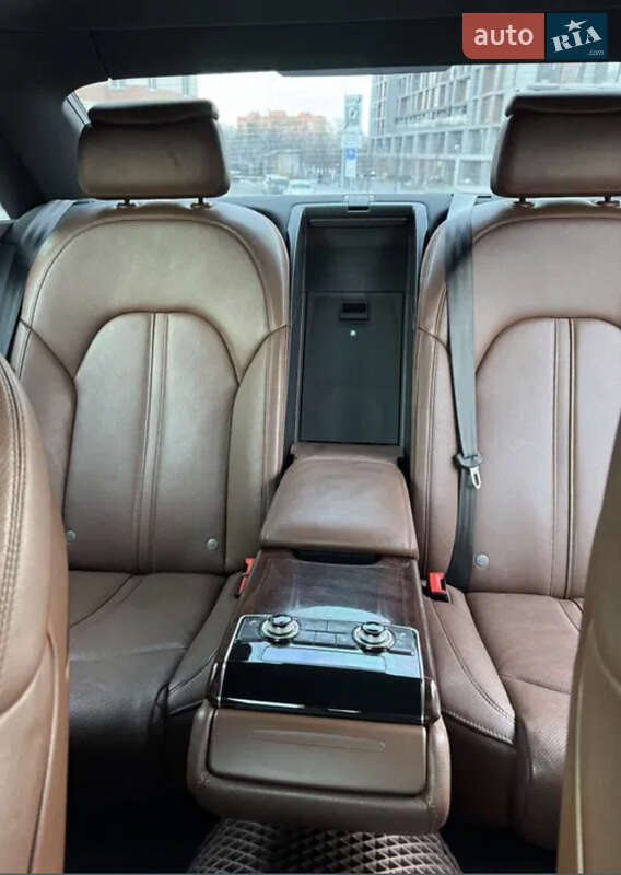 Седан Audi A8 2012 в Дніпрі