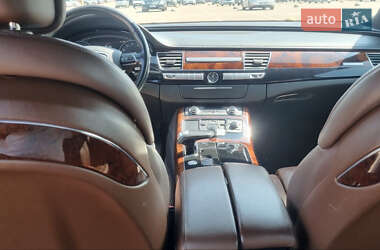 Седан Audi A8 2014 в 