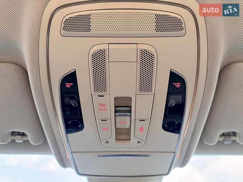 Седан Audi A8 2011 в Одессе