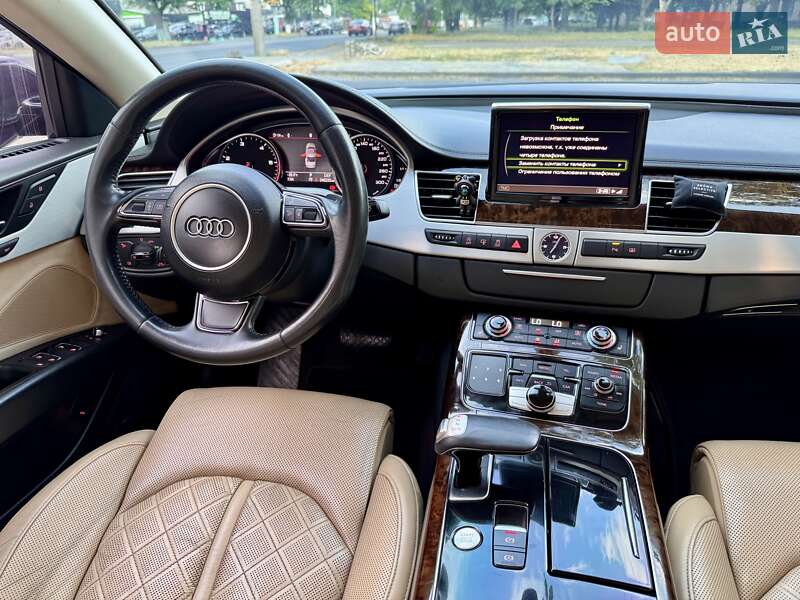 Седан Audi A8 2011 в Одессе