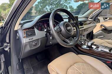 Седан Audi A8 2011 в 