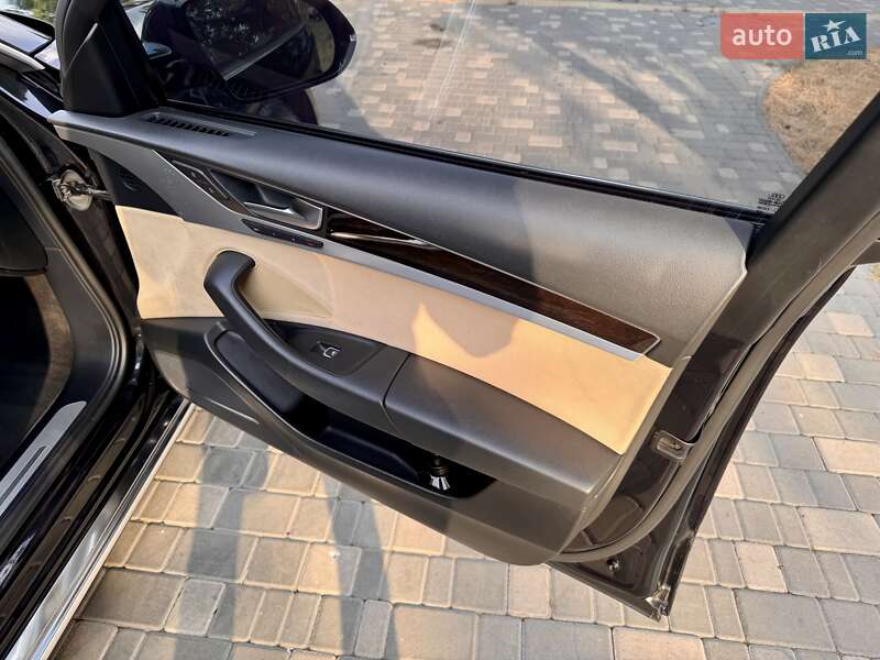 Седан Audi A8 2011 в Одессе