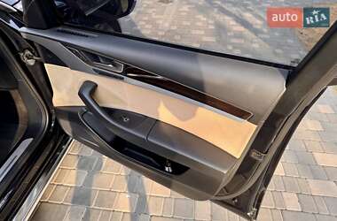 Седан Audi A8 2011 в 