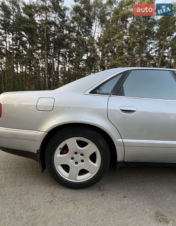 Седан Audi A8 2001 в Борзні