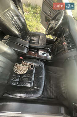 Седан Audi A8 2001 в 