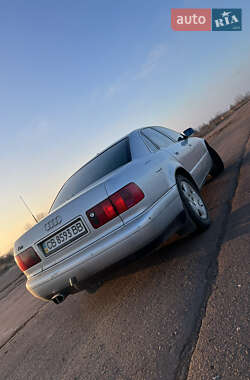Седан Audi A8 2001 в 