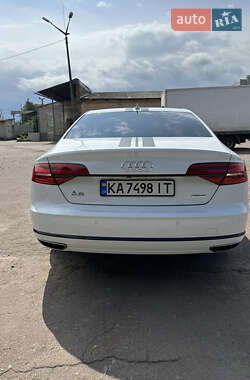 Седан Audi A8 2015 в 