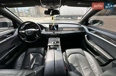 Седан Audi A8 2015 в 