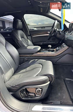 Седан Audi A8 2015 в 
