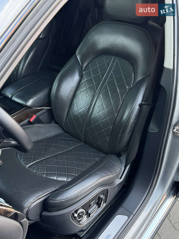 Седан Audi A8 2011 в Черновцах