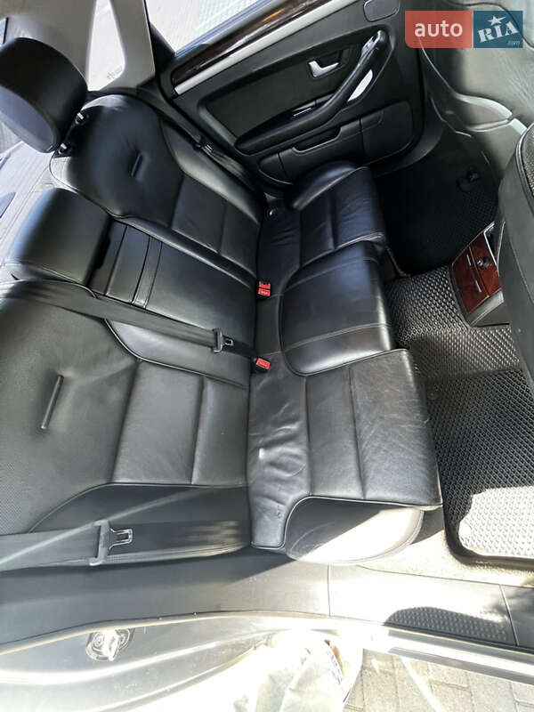 Седан Audi A8 2006 в Калуші