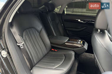 Седан Audi A8 2017 в 