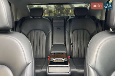 Седан Audi A8 2017 в 