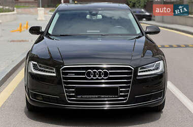 Седан Audi A8 2017 в 