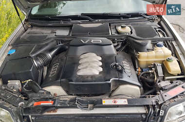 Седан Audi A8 1995 в 