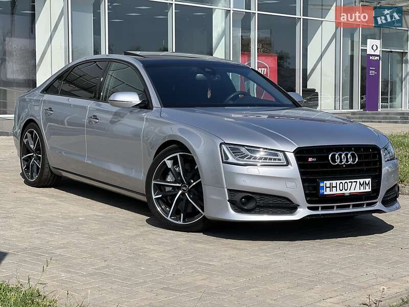 Седан Audi A8 2015 в 