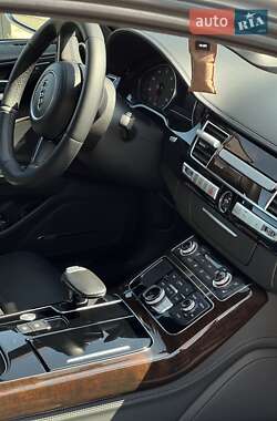 Седан Audi A8 2015 в 