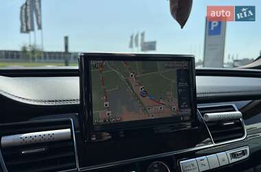 Седан Audi A8 2015 в 