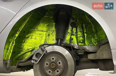 Седан Audi A8 2015 в 