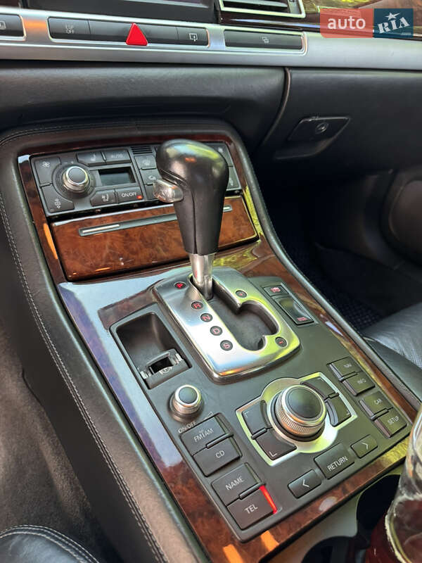 Седан Audi A8 2005 в Днепре