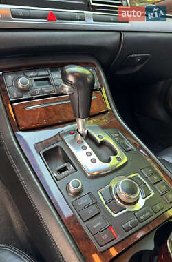 Седан Audi A8 2005 в 