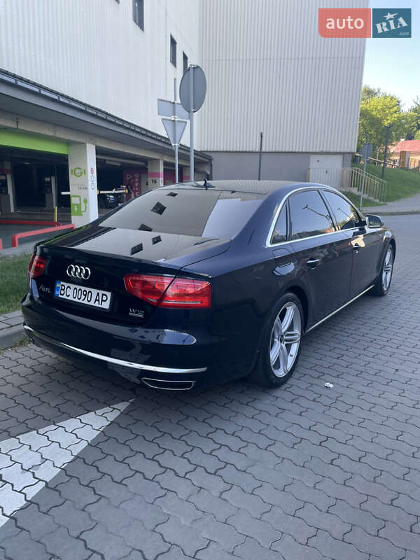 Седан Audi A8 2012 в Львове