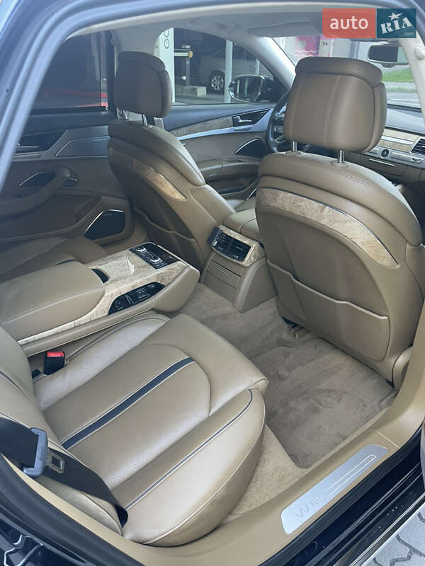 Седан Audi A8 2012 в Львове