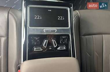 Седан Audi A8 2021 в 