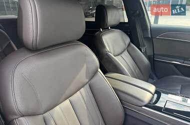 Седан Audi A8 2021 в 