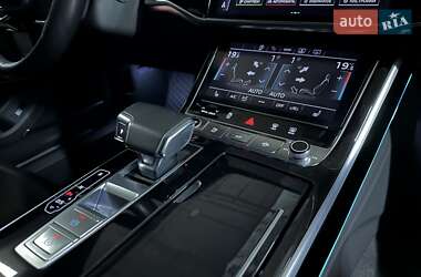 Седан Audi A8 2021 в 